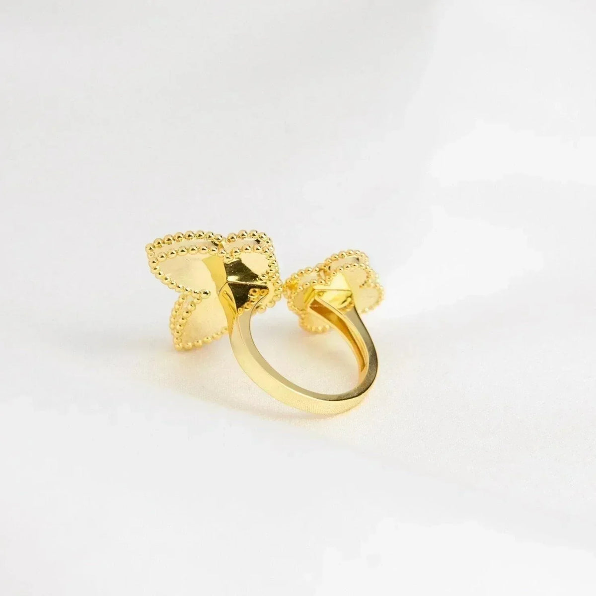 [⭐Veyra]LUCKY BETWEEN THE FINGER RING