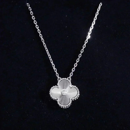 [⭐Veyra]CLOVER  15MM DIAMOND LASER NECKLACE SILVER