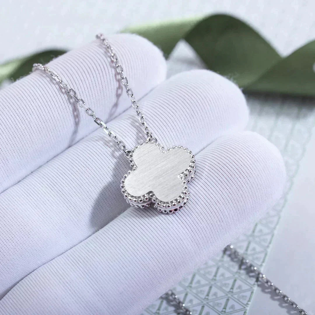 [⭐Veyra]CLOVER  15MM DIAMOND LASER NECKLACE SILVER