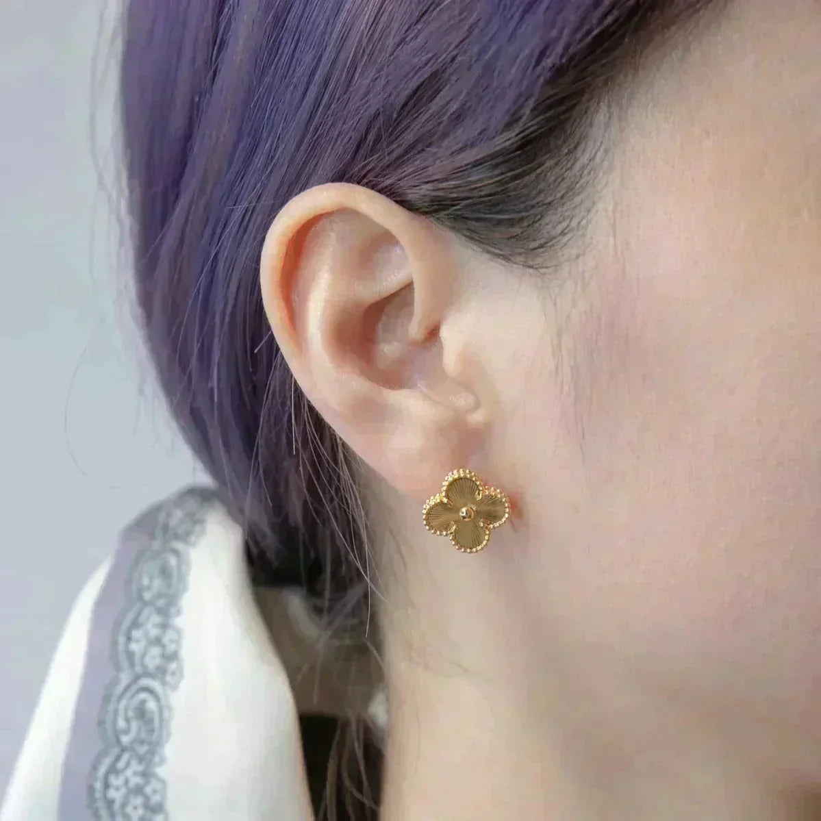 [⭐Veyra]CLOVER MEDIUM 1 MOTIFS LASER EARRINGS