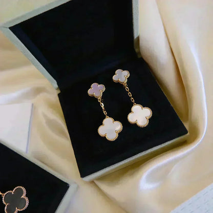 [⭐Veyra]CLOVER 2 MOTIF WHITE MOP EARRINGS