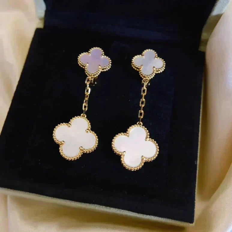 [⭐Veyra]CLOVER 2 MOTIF WHITE MOP EARRINGS