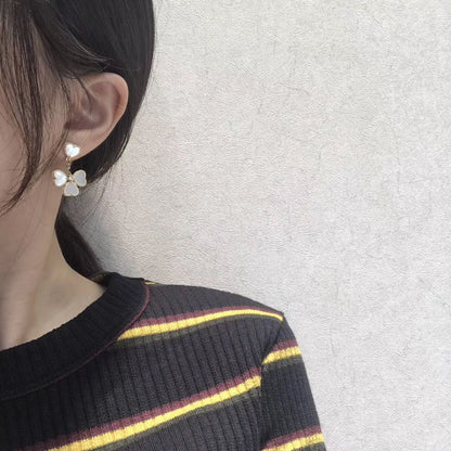 [⭐Veyra]CLOVER SWEET WHITE MOP EARRINGS