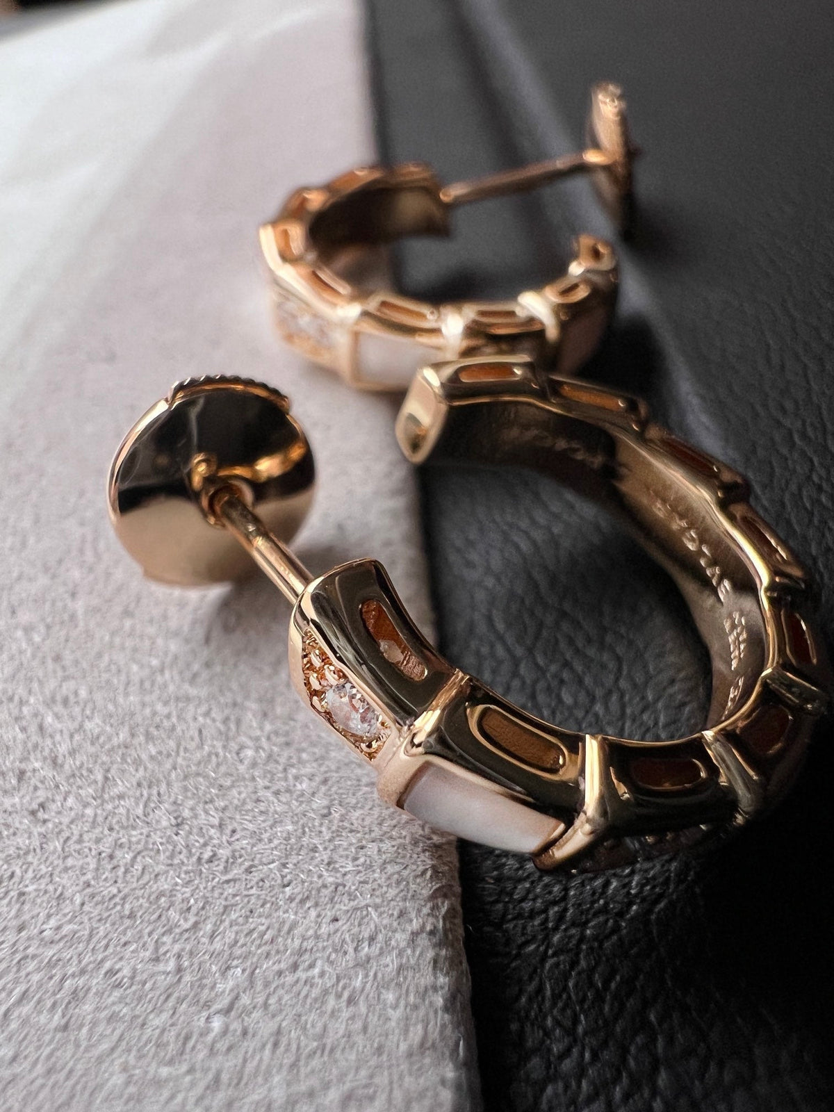 [⭐Veyra]SERPENTI MOP PINK GOLD EARRINGS