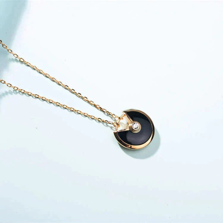 [⭐Veyra]AMULETTE GOLD CARNELIAN ONYX NECKLACE