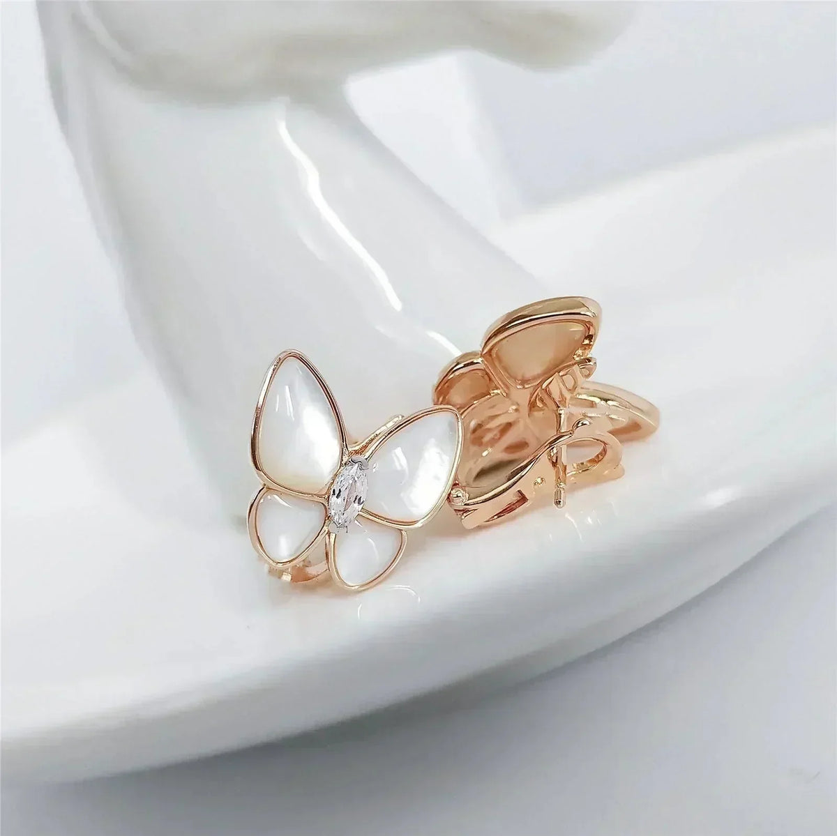 [⭐Veyra]BUTTERFLY MOP DIAMOND EARRINGS