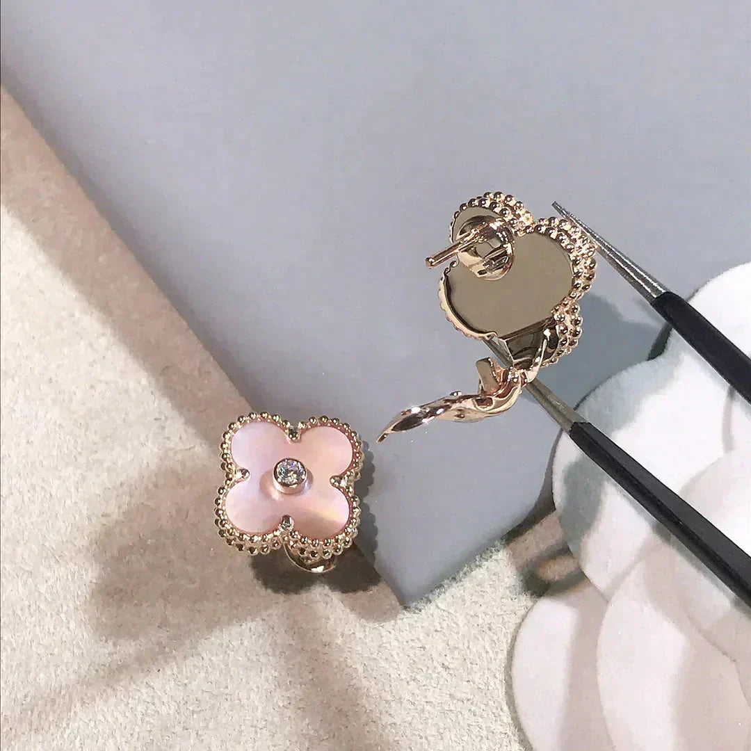 [⭐Veyra]CLOVER MEDIUM 1 MOTIFS  PINK MOP DIAMOND EARRINGS