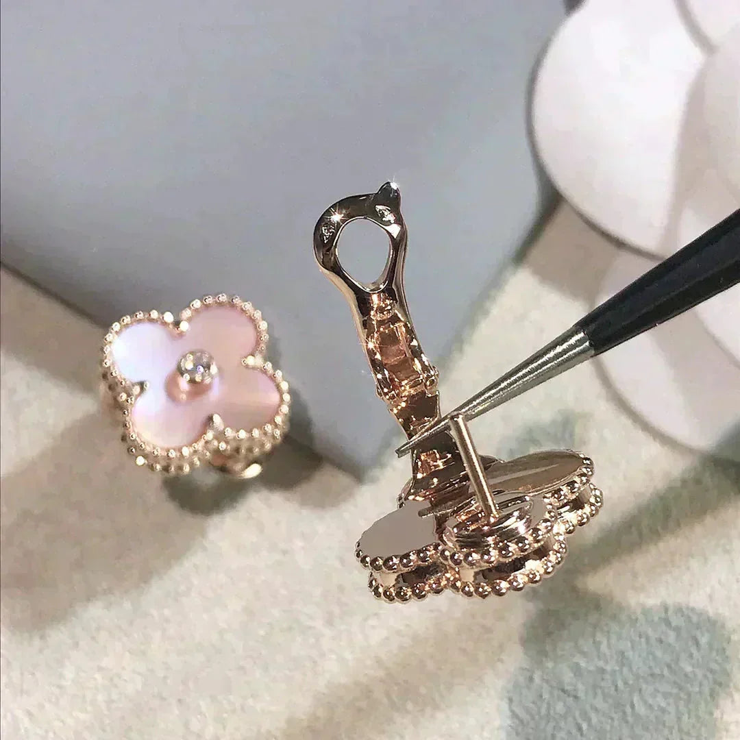 [⭐Veyra]CLOVER MEDIUM 1 MOTIFS  PINK MOP DIAMOND EARRINGS