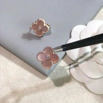 [⭐Veyra]CLOVER MEDIUM 1 MOTIFS  PINK MOP DIAMOND EARRINGS