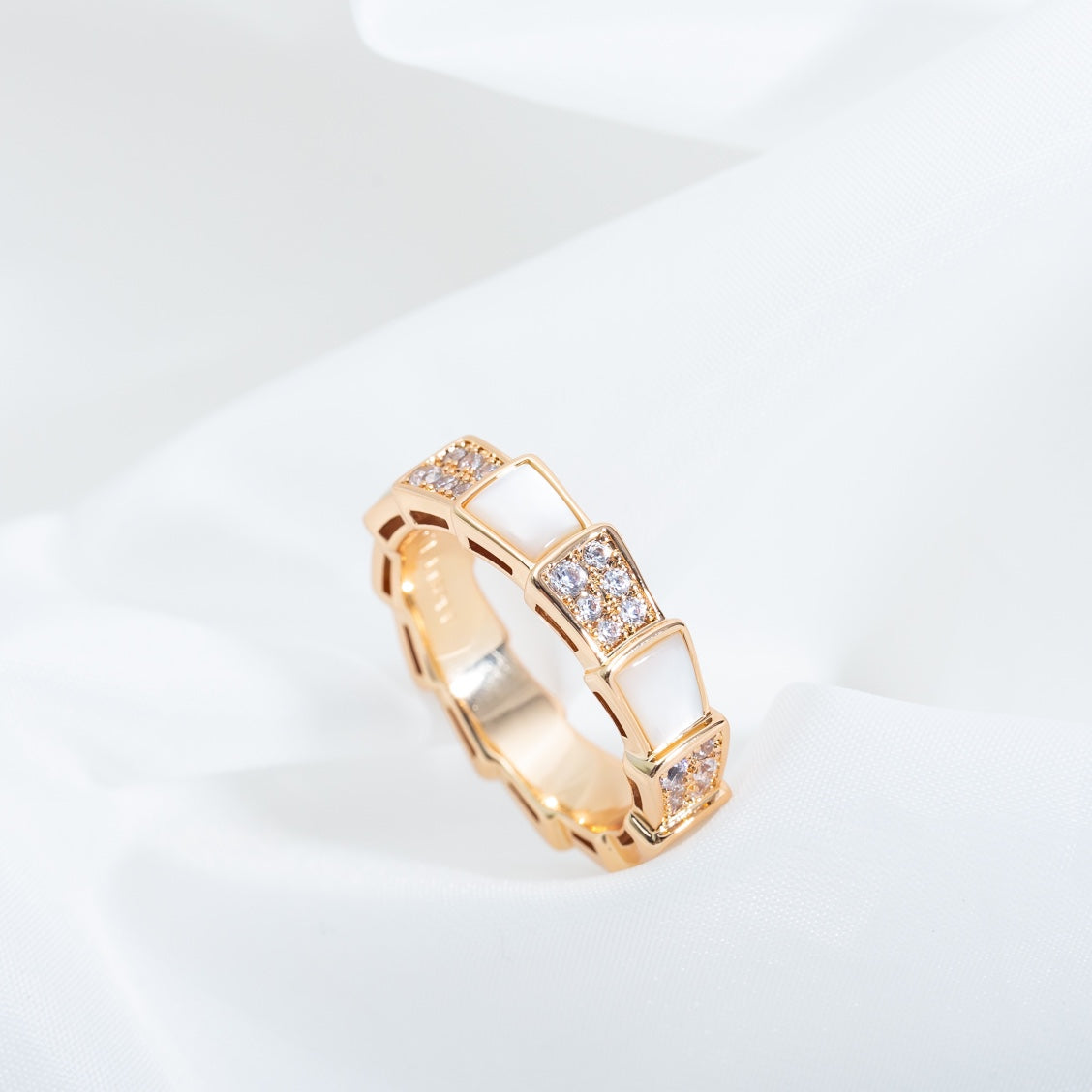 [⭐Veyra]SERPENTI RING PINK GOLD MOP DIAMOND PAVED 4MM