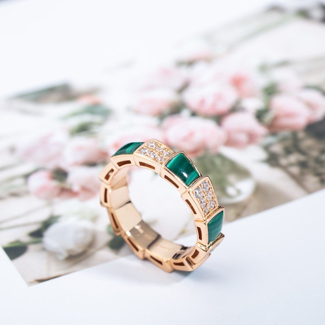 [⭐Veyra]SERPENTI RING PINK GOLD MALACHITE DIAMOND PAVED 4MM