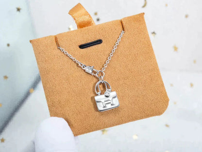 [⭐Veyra]AMULETTE PEDANT SILVER NECKLACE