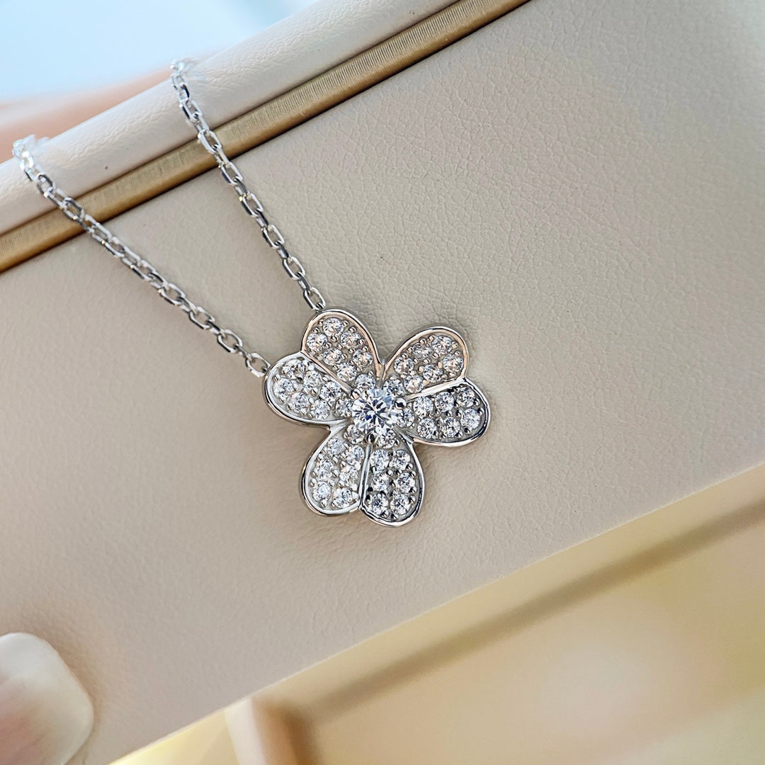 [⭐Veyra]CLOVER DIAMOND NECKLACE SILVER
