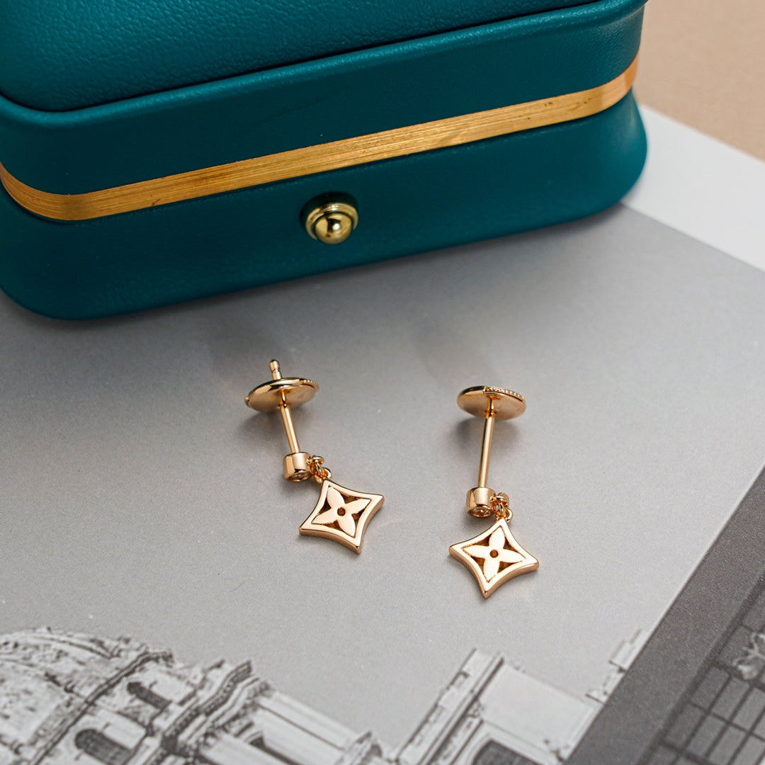 [⭐Veyra]STAR EARRINGS GOLD