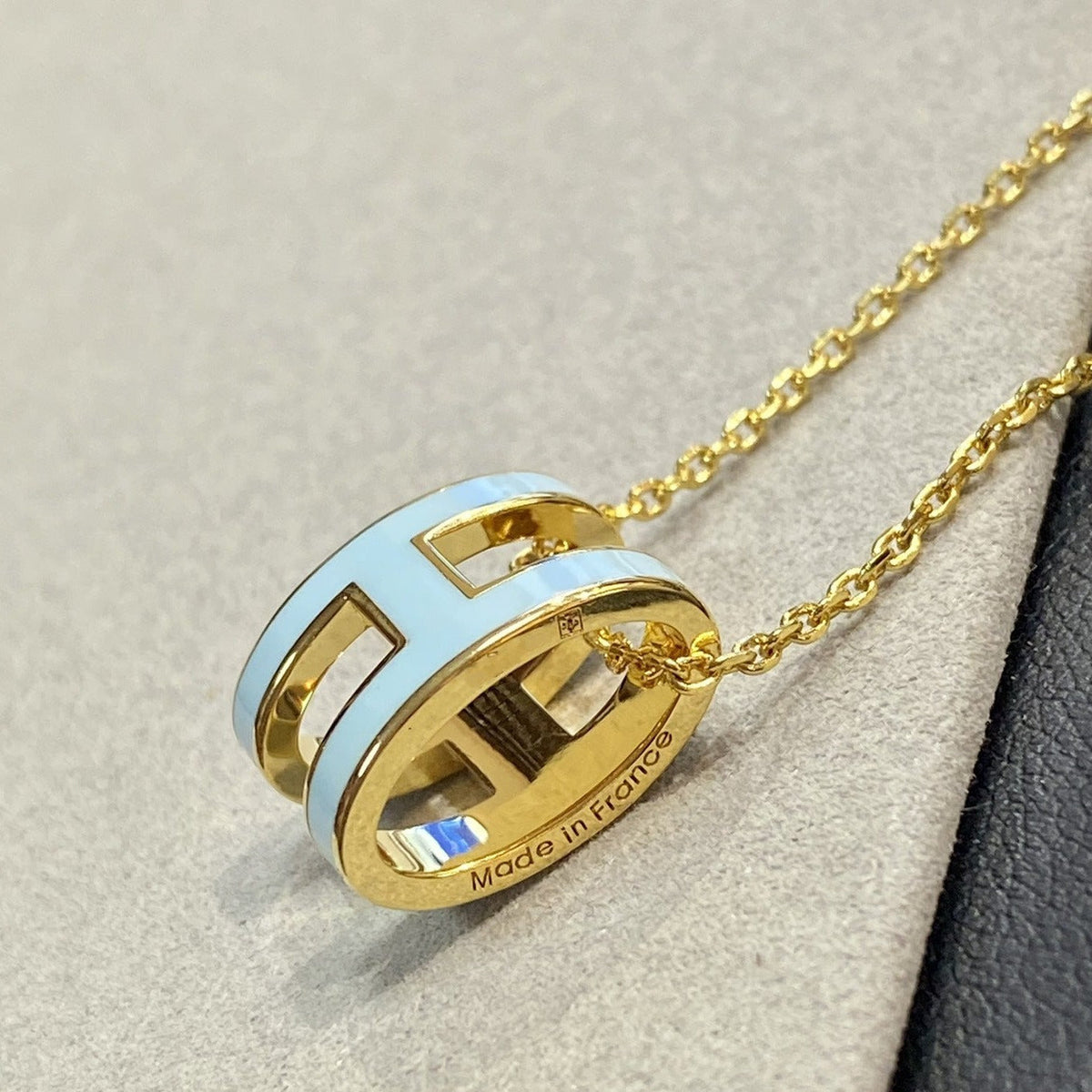 [⭐Veyra]POP H LIGHT BLUE NECKLACE