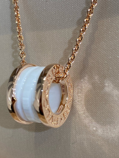 [⭐Veyra]ZERO 1 WHITE CERAMIC PINK GOLD NECKLACE