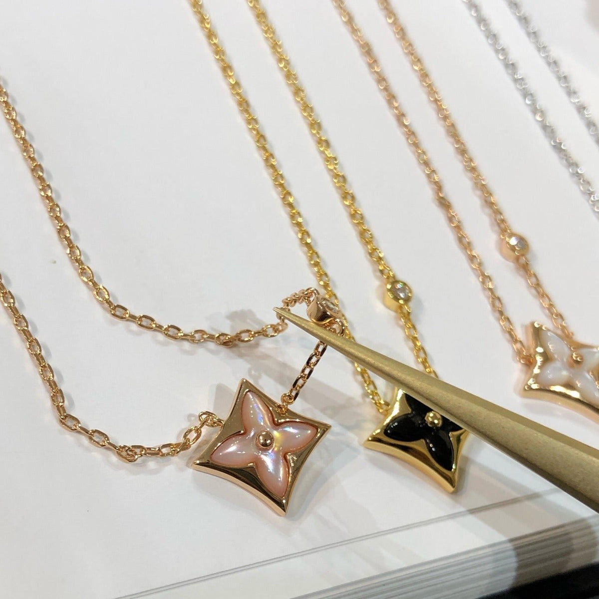 [⭐Veyra]STAR BLACK MOP NECKLACE