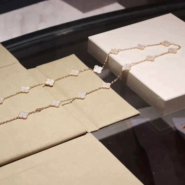 [⭐Veyra]CLOVER 20 MOTIFS WHITE MOP NECKLACE