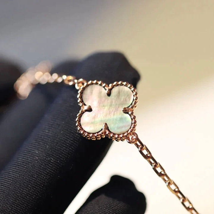 [⭐Veyra]CLOVER 20 MOTIFS DARK MOP DIAMOND  NECKLACE
