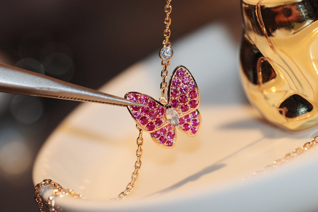 [⭐Veyra]BUTTERFLY RED DIAMOND ROSE GOLD NECKLACE
