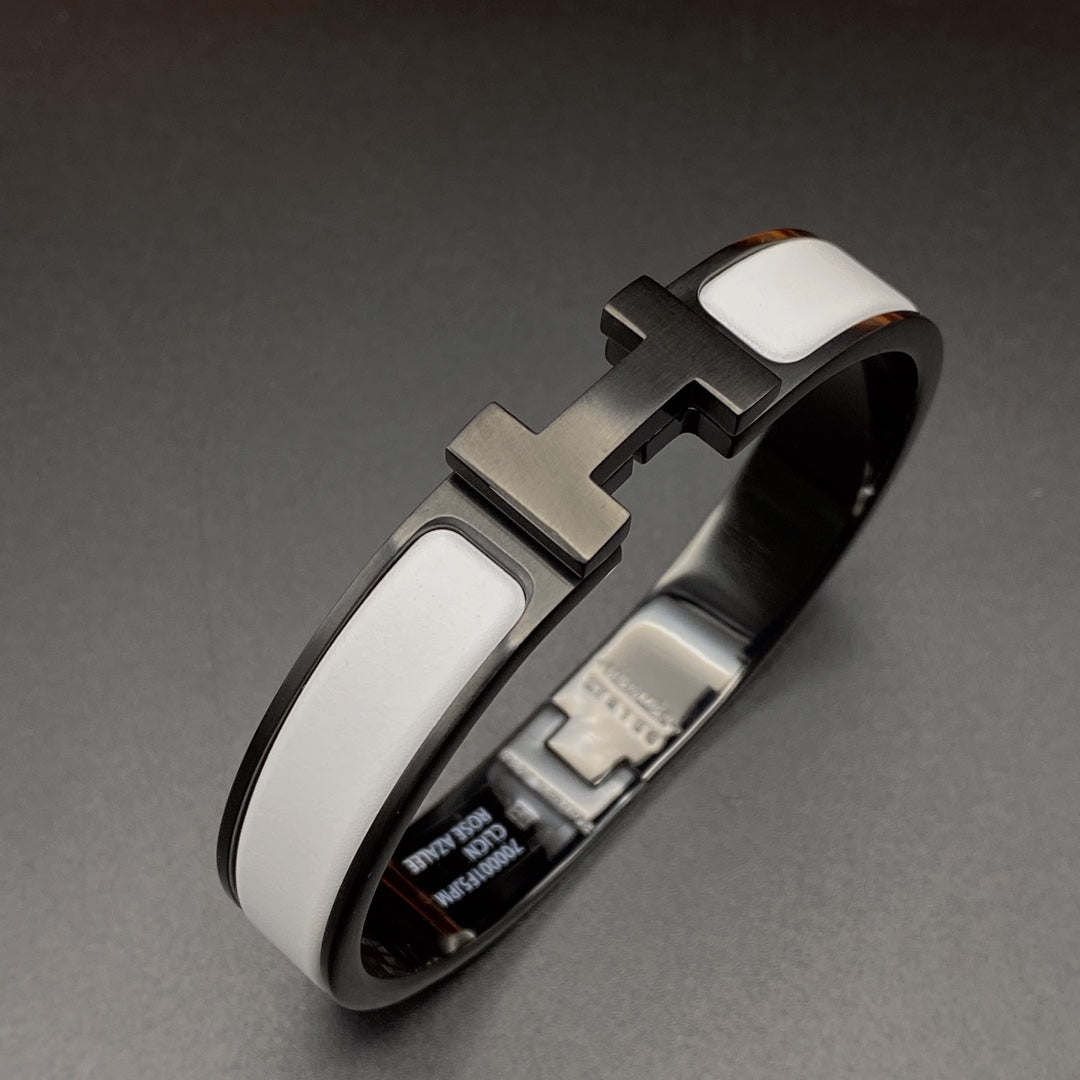 [⭐Veyra]H BRACELET 12MM BLACK WHITE CERAMIC
