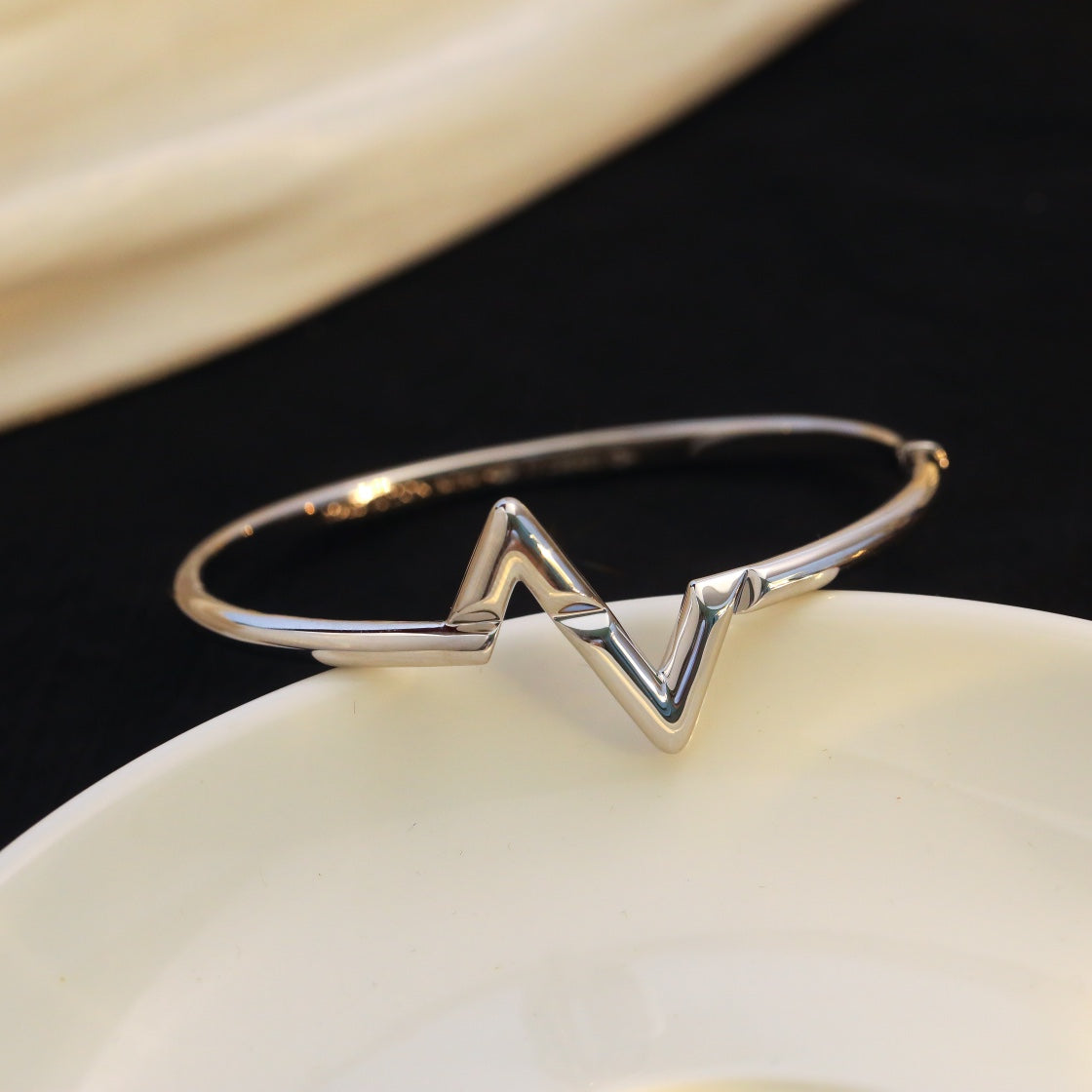 [⭐Veyra]VOLTE UPSITE DOWN BRACELET