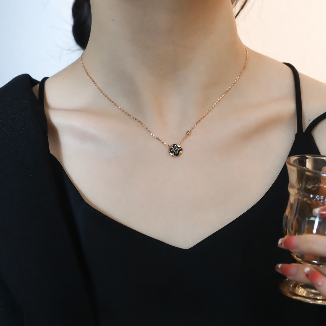 [⭐Veyra]SUN PEDANT PINK GOLD 1 DIAMOND NECKLACE