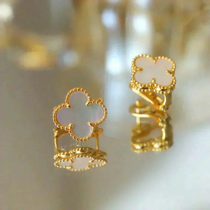 [⭐Veyra]CLOVER MEDIUM 1 MOTIFS  WHITE MOP STUD EARRINGS