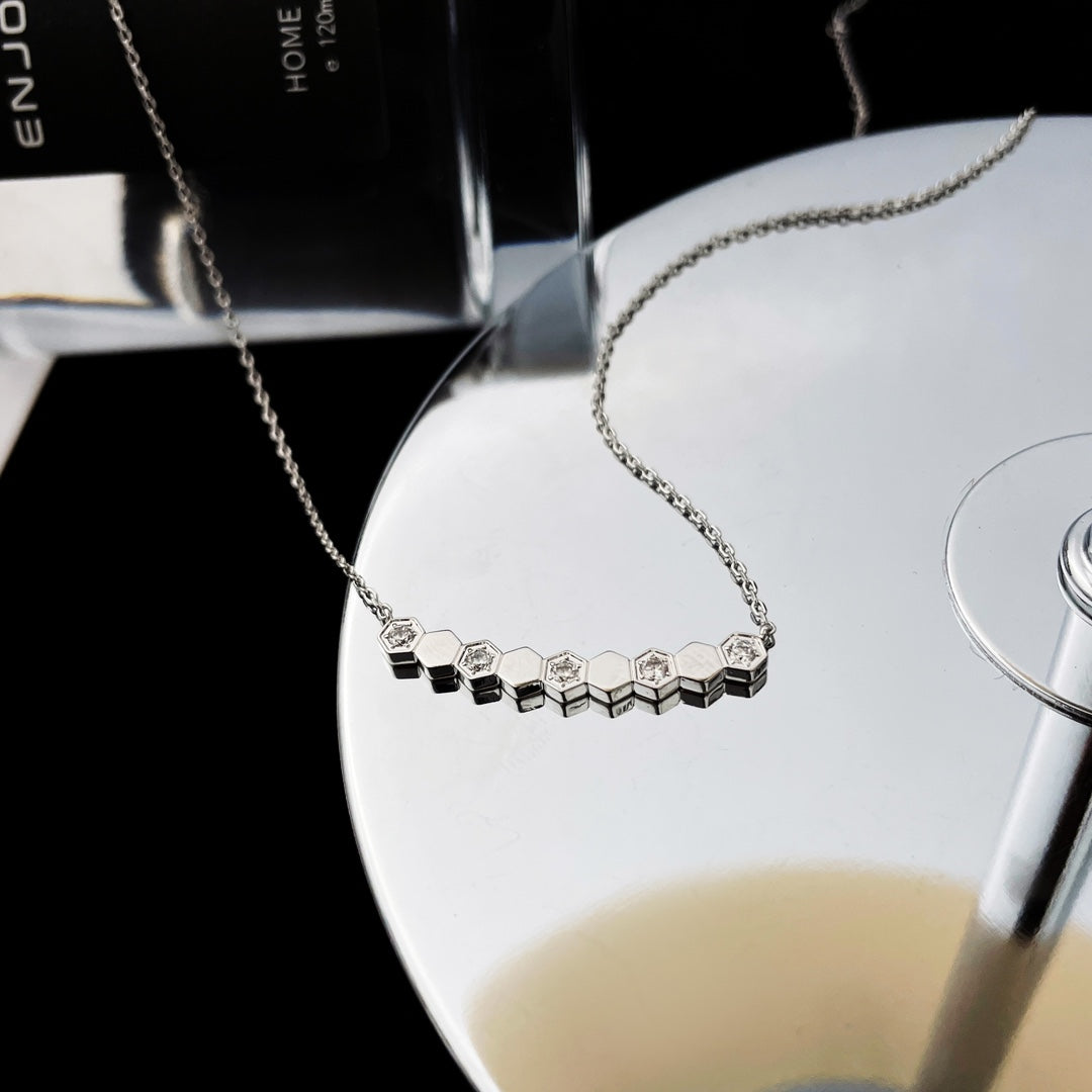 [⭐Veyra]BEE MY LOVE DIAMOND NECKLACE