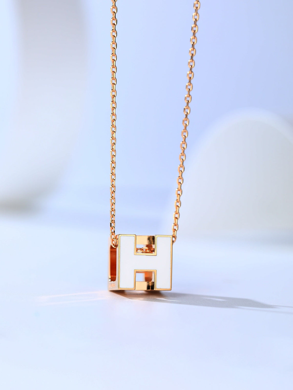 [⭐Veyra]H CAGE PINK GOLD NECKLACE