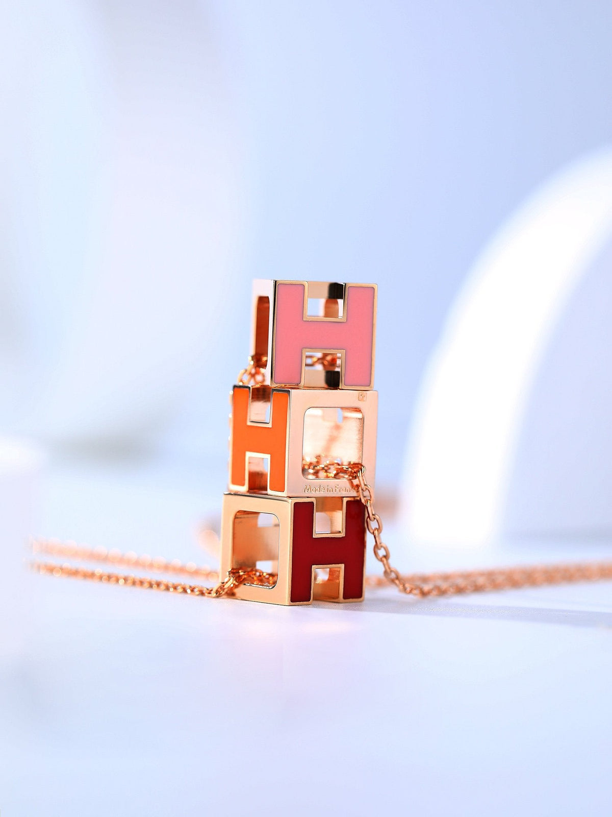[⭐Veyra]H CAGE PINK GOLD NECKLACE