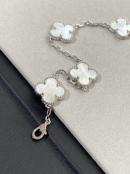[⭐Veyra]CLOVER WHITE PEARL MOP 5 MOTIF BRACELET COLLECTION