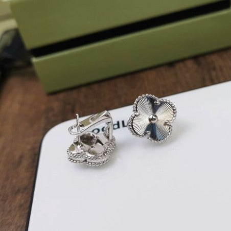 [⭐Veyra]CLOVER MEDIUM STUD EARRINGS