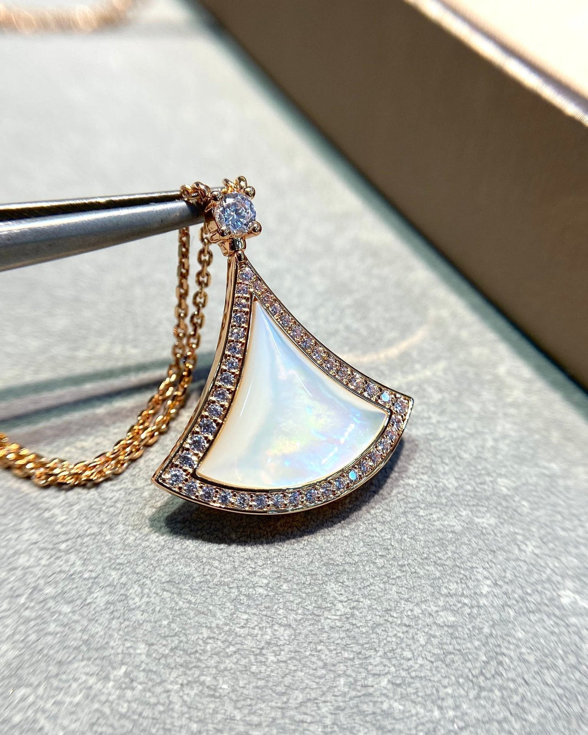 [⭐Veyra]DREAM MOP DIAMOND PAVED PINK GOLD NECKLACE
