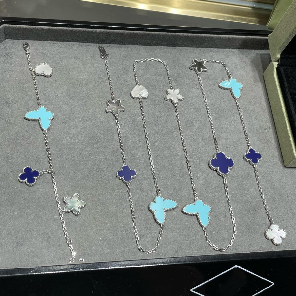 [⭐Veyra]LUCKY CLOVER SILVER 11 MOTIF NECKLACE
