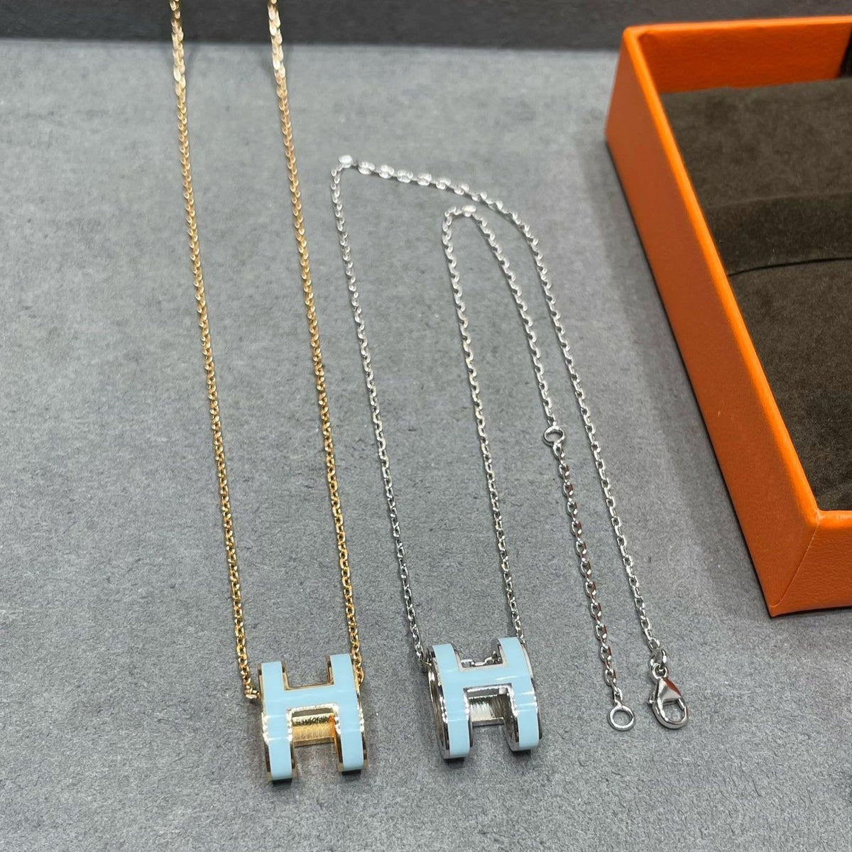 [⭐Veyra]POP H SKY BLUE NECKLACE