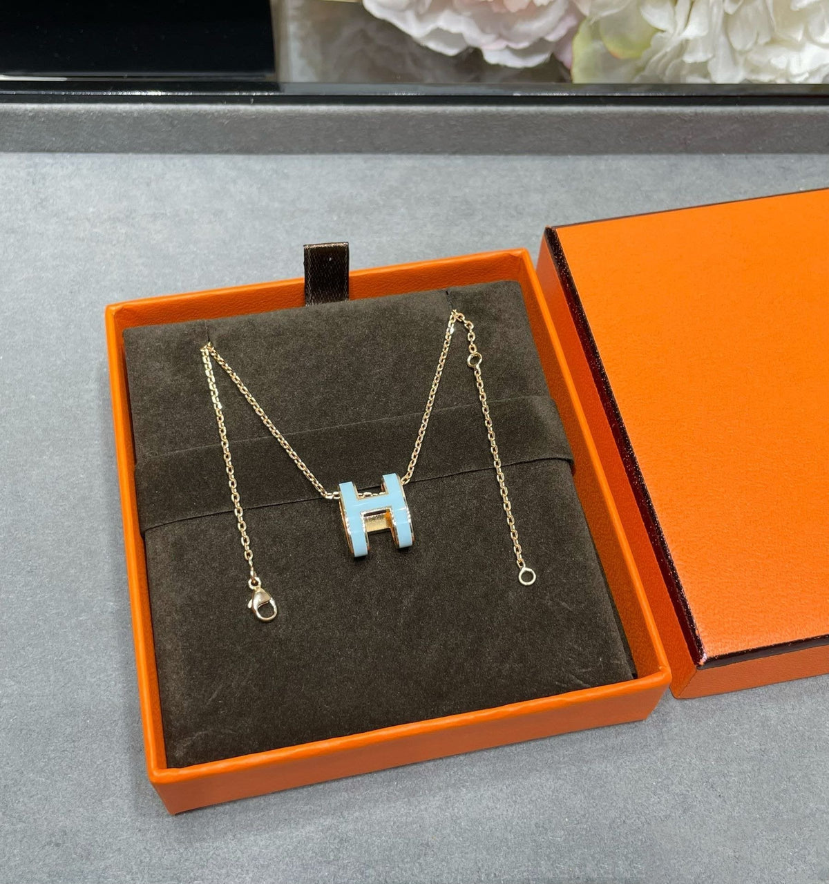 [⭐Veyra]POP H SKY BLUE NECKLACE