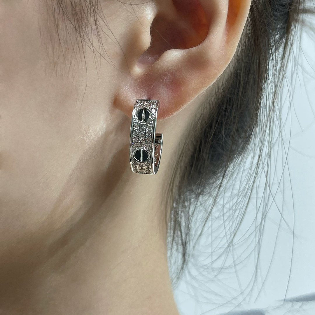 [⭐Veyra]LOVE CERAMIC DIAMOND PAVED SILVER EARRINGS