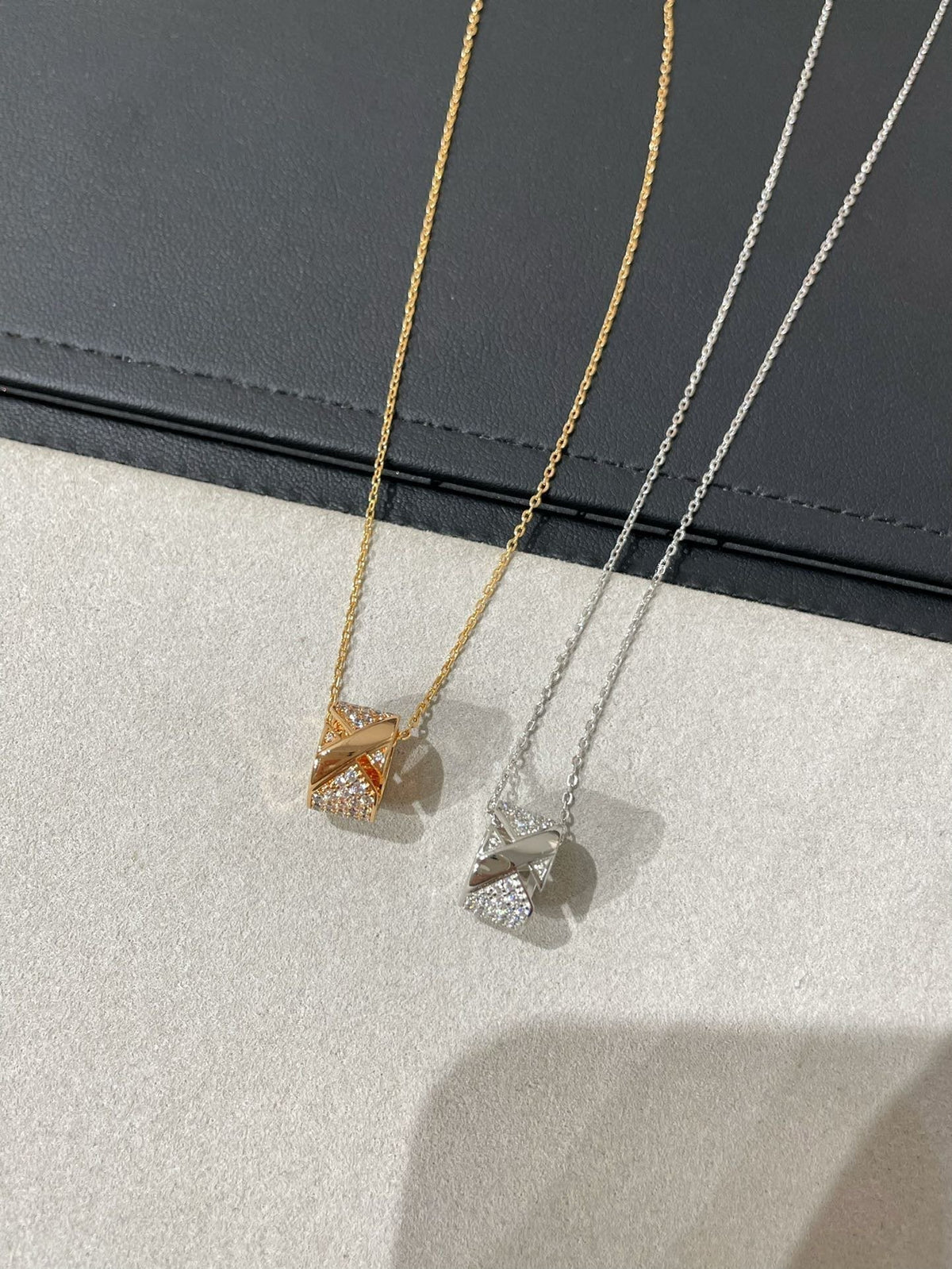[⭐Veyra]LIENS EVIDENCE DIAMOND PAVED NECKLACE