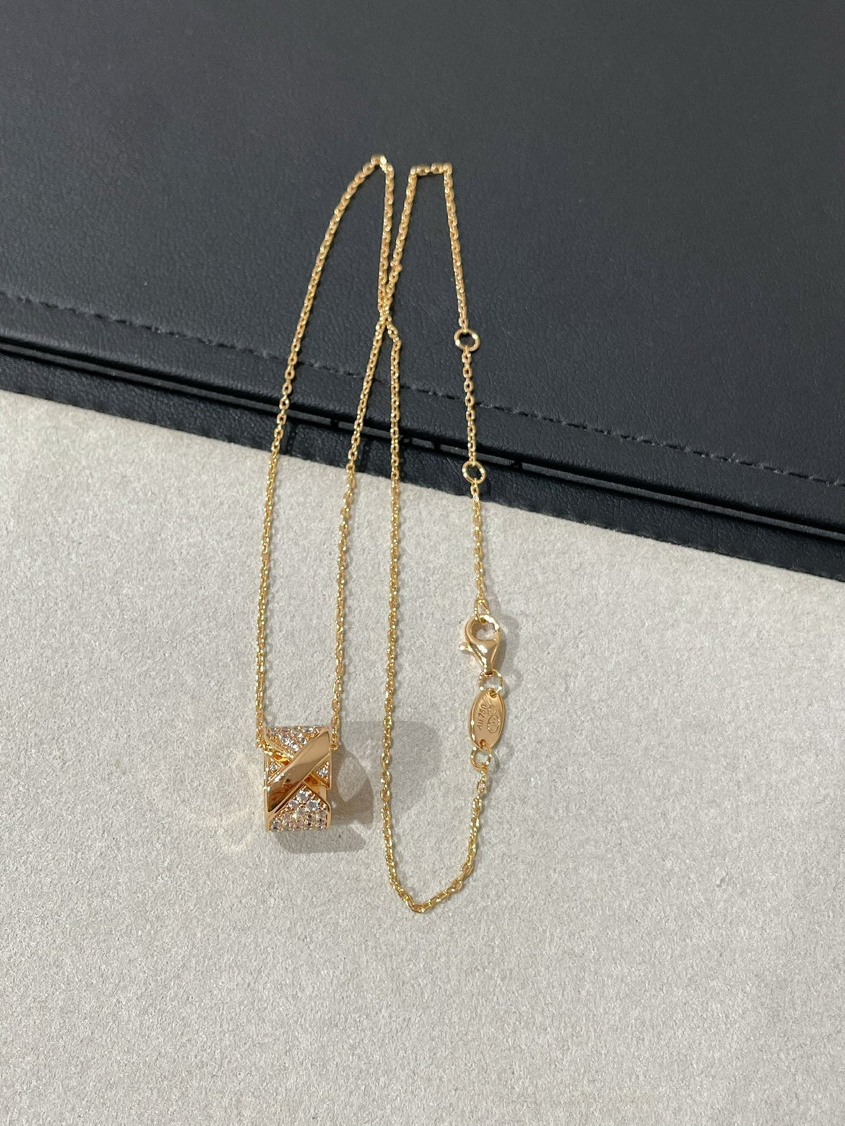 [⭐Veyra]LIENS EVIDENCE DIAMOND PAVED NECKLACE