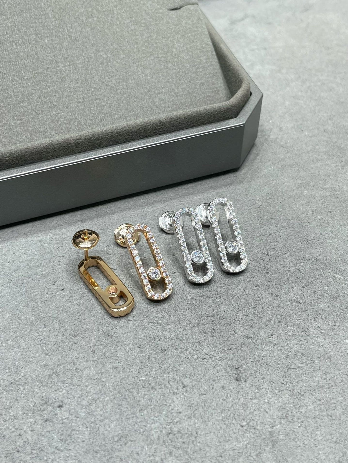 [⭐Veyra]MOVE UNO STUD DIAMOND PAVED EARRINGS