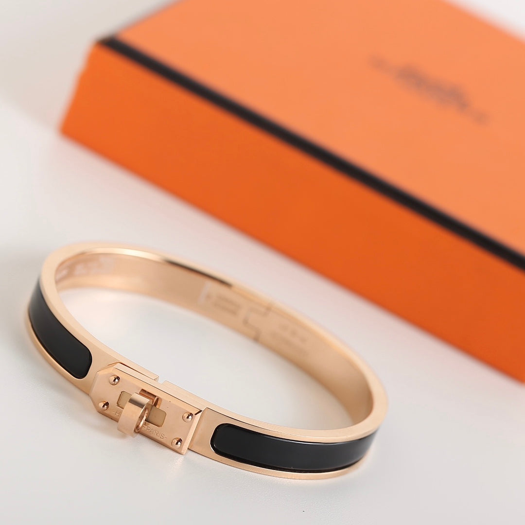 [⭐Veyra]HM KELLY BLACK BRACELET