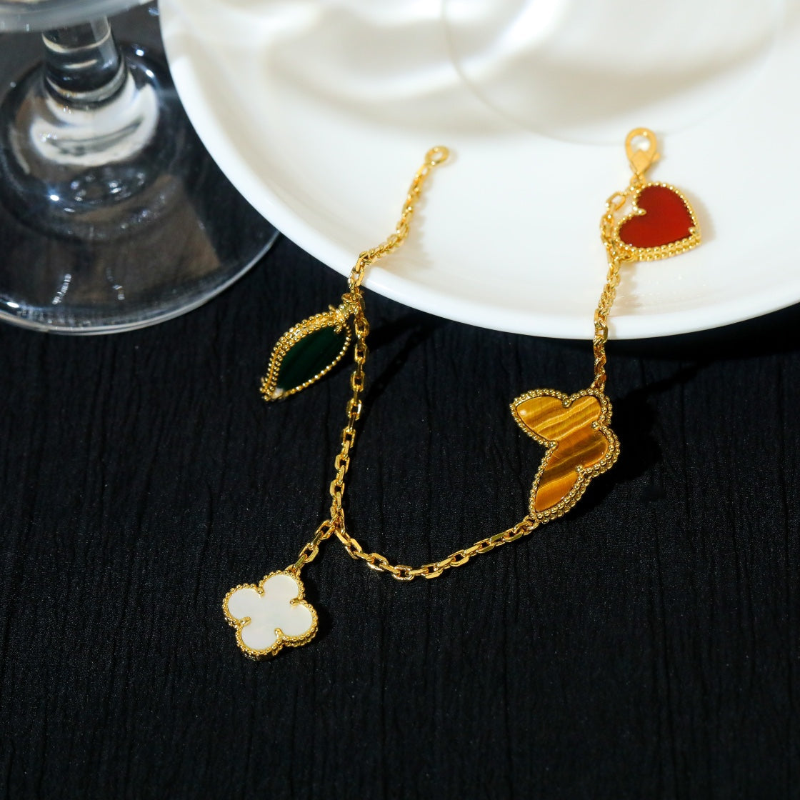 [⭐Veyra]LUCKY SPRING 5 MOTIF GOLD BRACELET