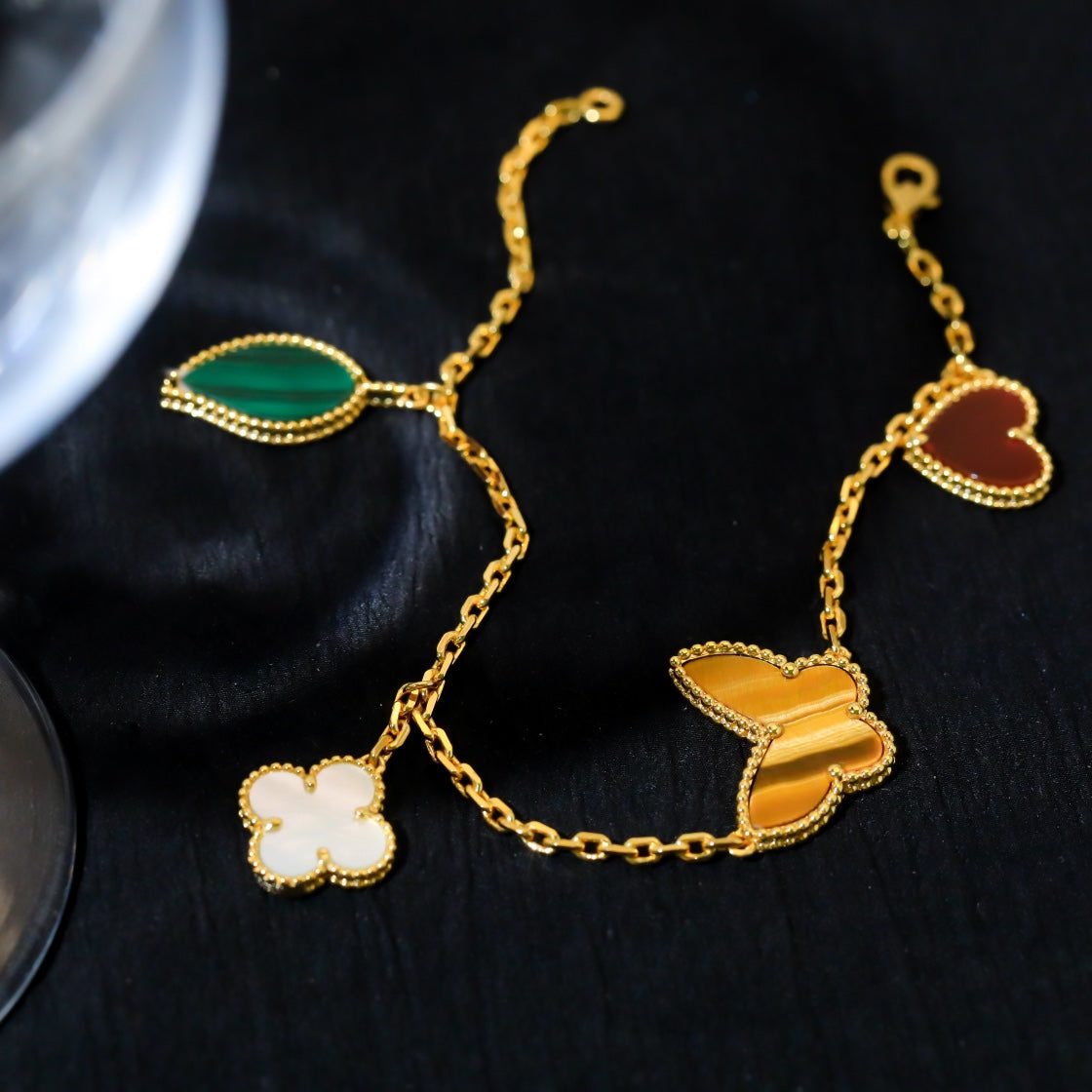 [⭐Veyra]LUCKY SPRING 5 MOTIF GOLD BRACELET