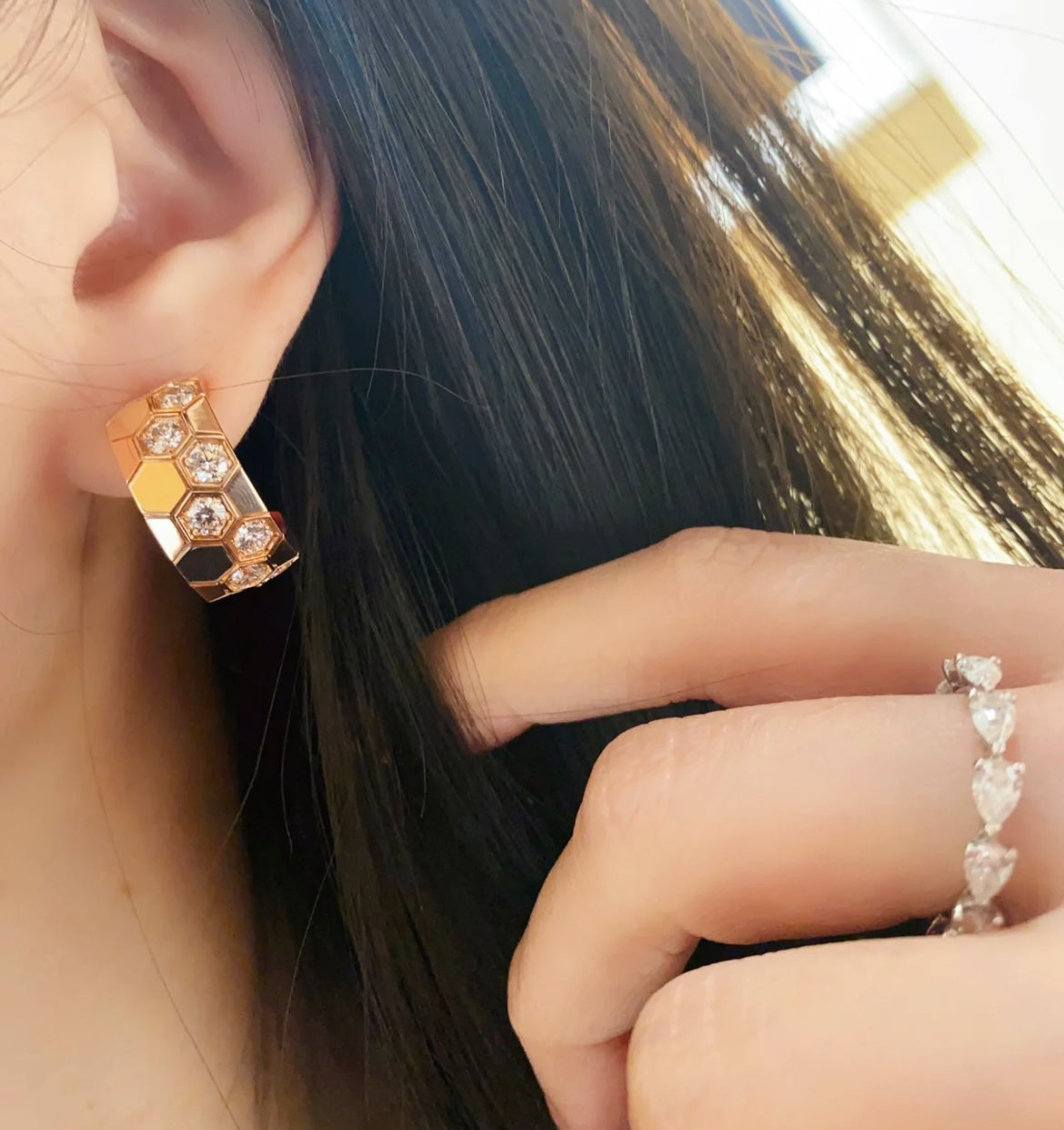 [⭐Veyra]BEE LOVE DIAMOND HOOP EARRINGS