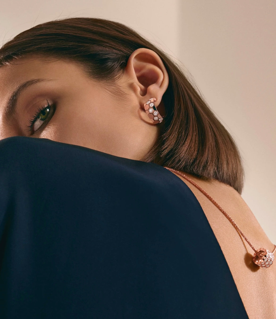 [⭐Veyra]BEE LOVE DIAMOND HOOP EARRINGS