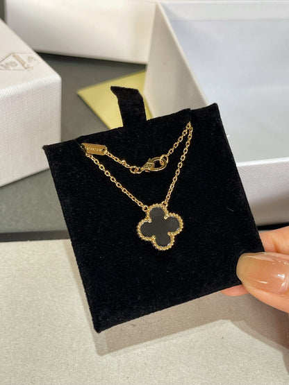 [⭐Veyra]CLOVER ROCK CRYSTAL ROSE GOLD NECKLACE