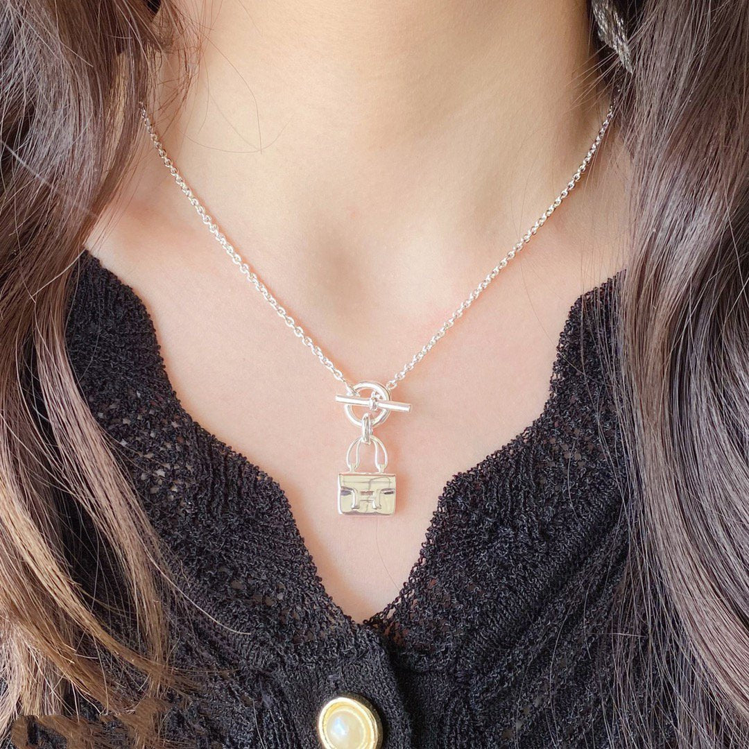 [⭐Veyra]CONSTANCE PEDANT SILVER NECKLACE