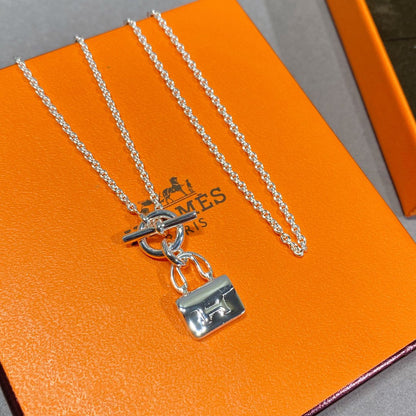 [⭐Veyra]CONSTANCE PEDANT SILVER NECKLACE