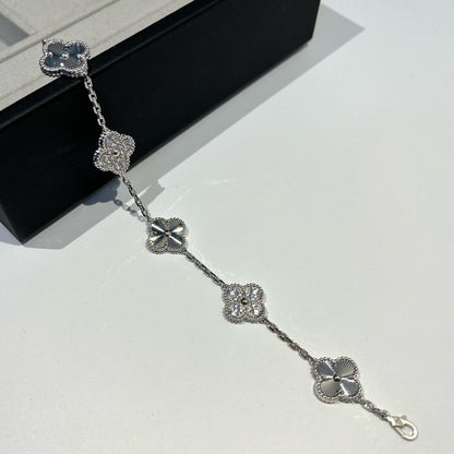 [⭐Veyra] CLOVER 5 MOTIF LASER BRACELET COLLECTION